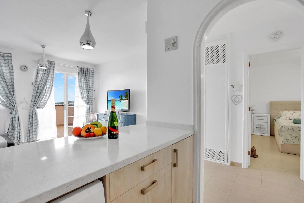 Top Floor, Sea View, Huge Terrace, Heated Pool, Garage Los Cristianos  Zewnętrze zdjęcie
