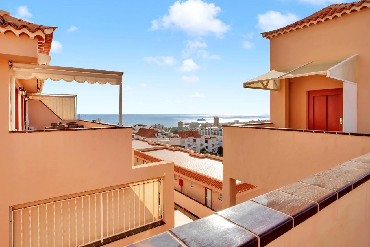 Top Floor, Sea View, Huge Terrace, Heated Pool, Garage Los Cristianos  Zewnętrze zdjęcie