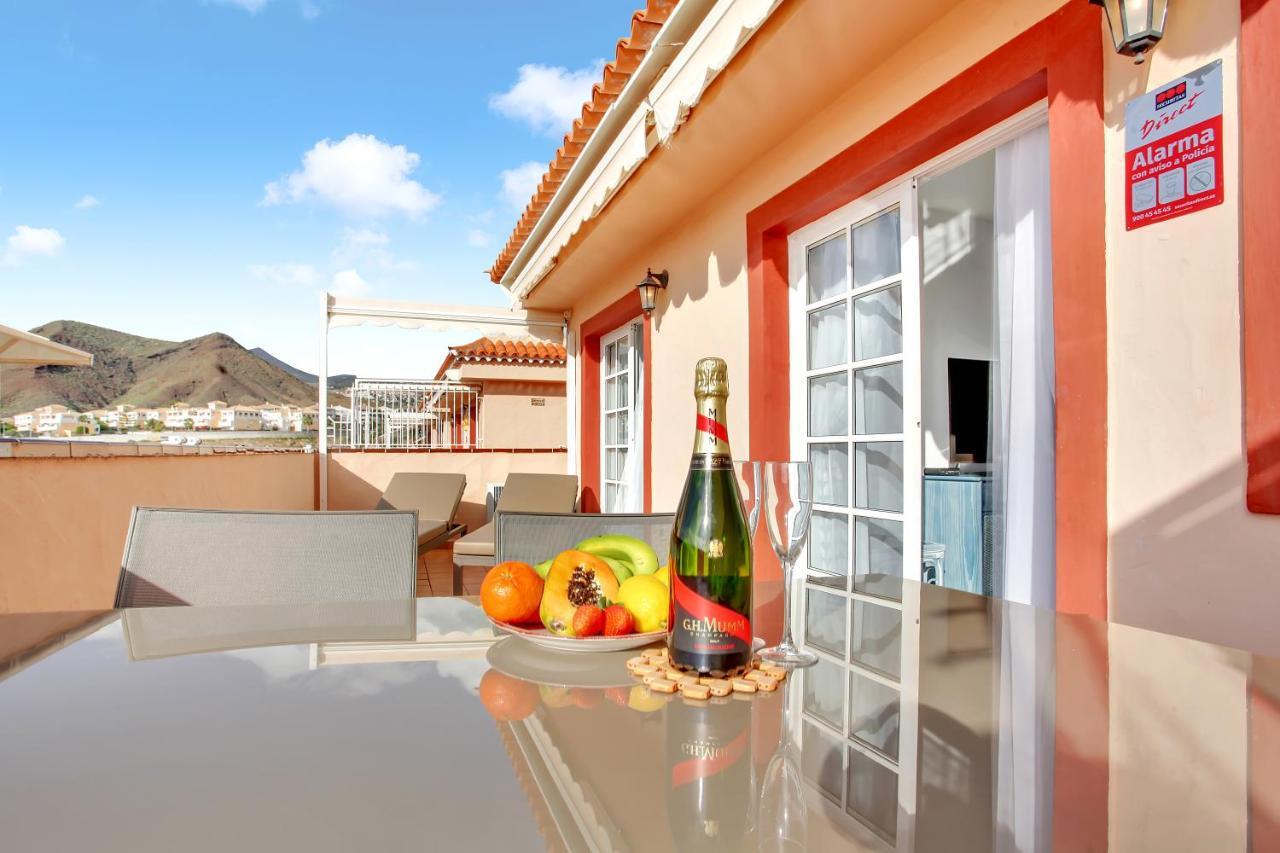 Top Floor, Sea View, Huge Terrace, Heated Pool, Garage Los Cristianos  Zewnętrze zdjęcie