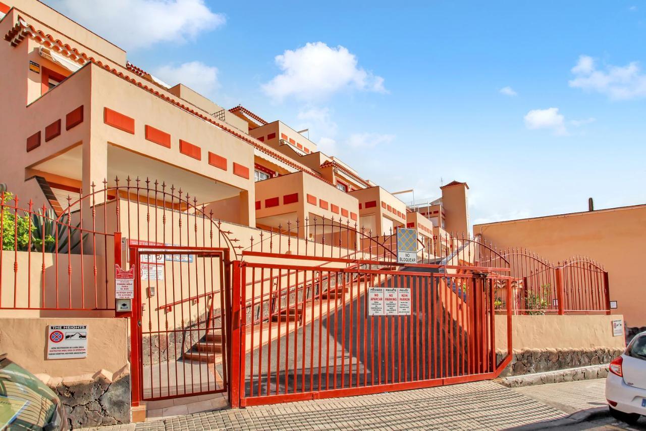 Top Floor, Sea View, Huge Terrace, Heated Pool, Garage Los Cristianos  Zewnętrze zdjęcie